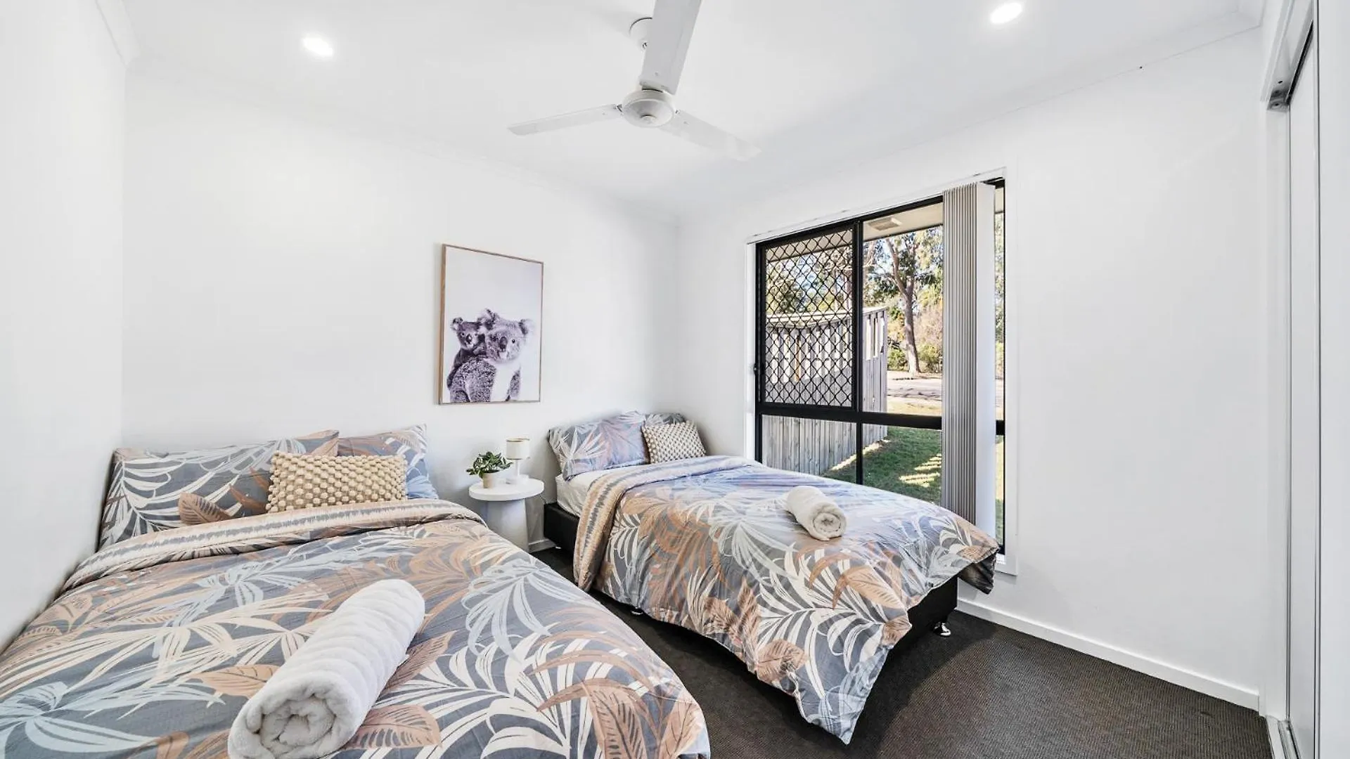 Bellbird Park 3 Bedroom House With 6 King Single Beds