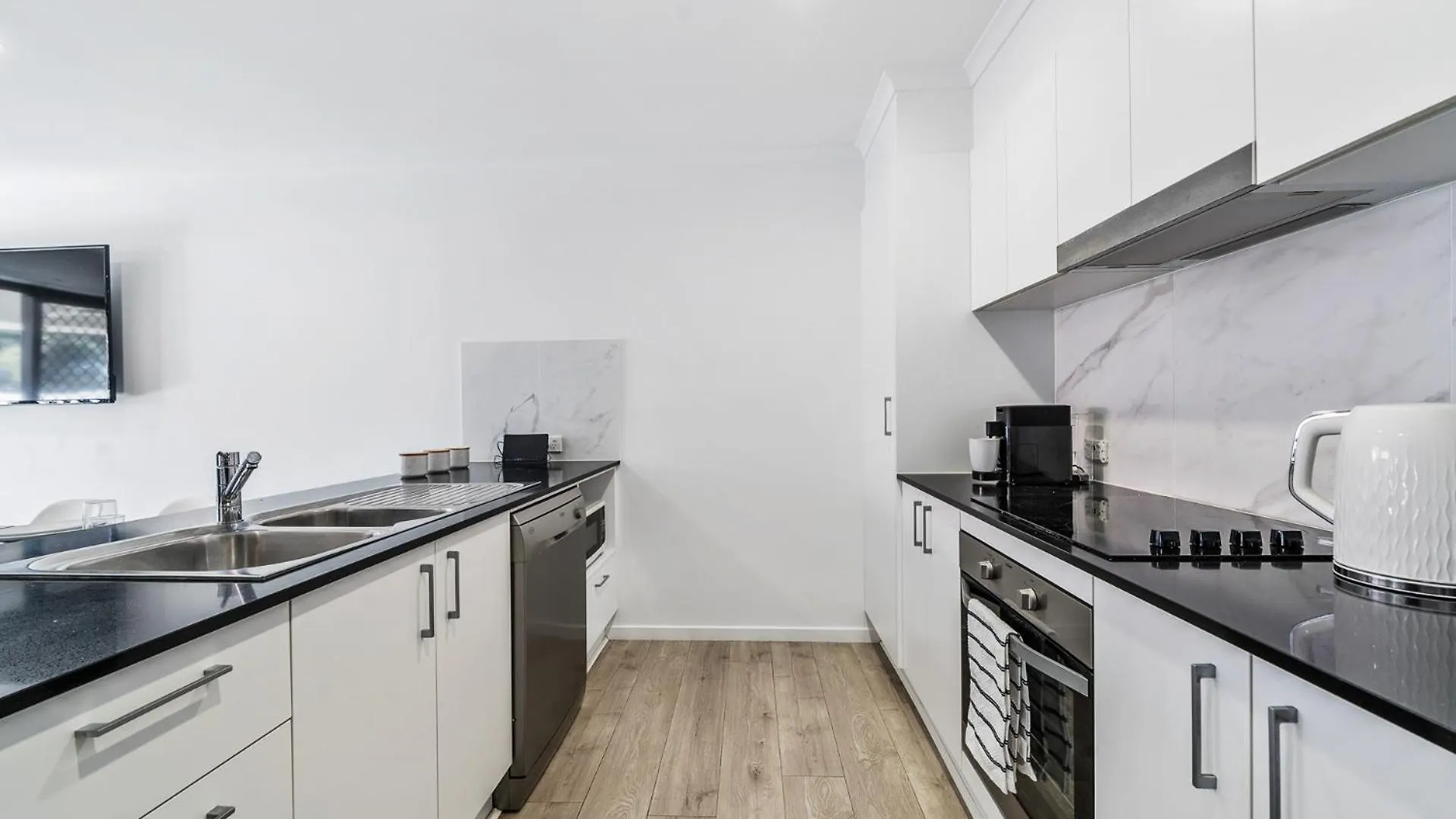 Holiday home Bellbird Park 3 Bedroom House With 6 King Single Beds Australia