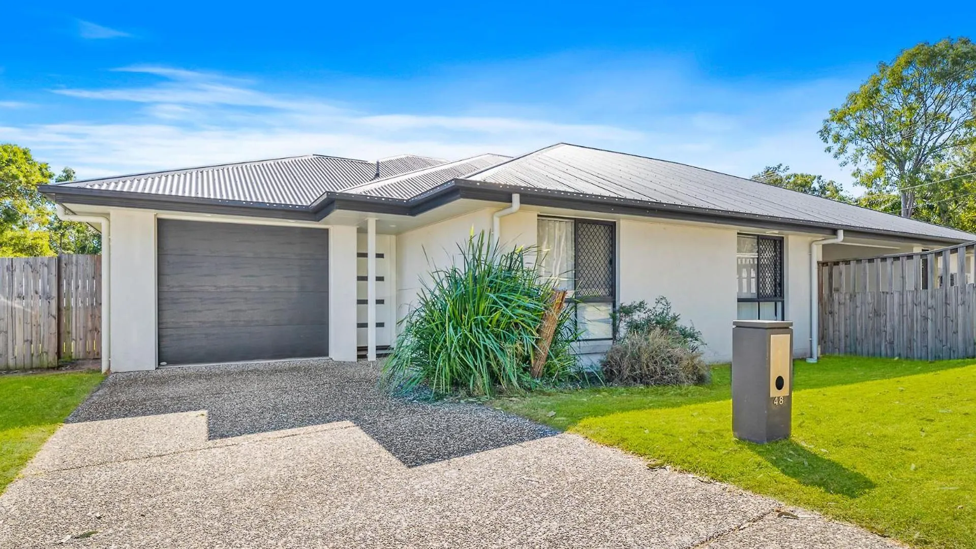 Bellbird Park 3 Bedroom House With 6 King Single Beds 0*, Bellbird Park